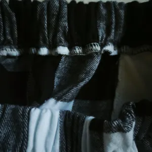 Pantalón de Pijama de Cuadros Blacos y Negros M - Image 3